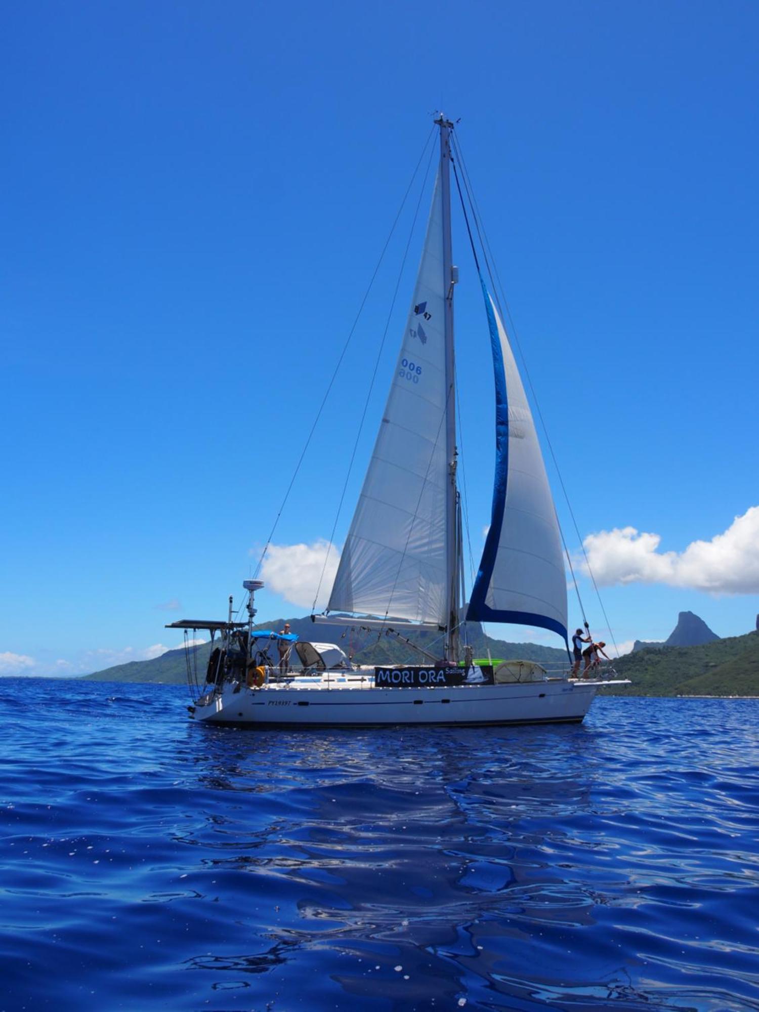2 Nuits Insolites & 1 Excursion Voile A Bord Du Voilier Mori Ora Moorea Eksteriør bilde