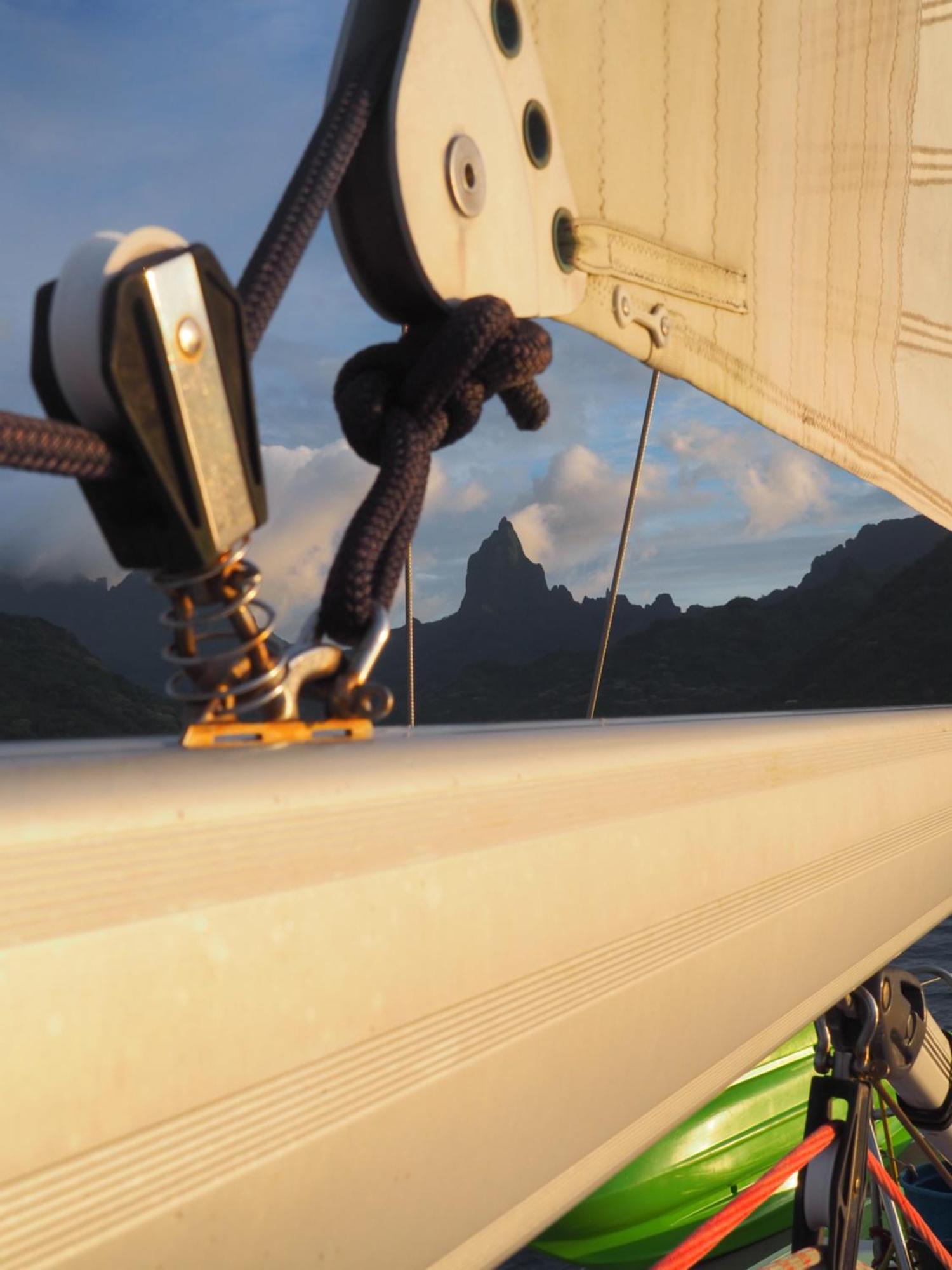 2 Nuits Insolites & 1 Excursion Voile A Bord Du Voilier Mori Ora Moorea Eksteriør bilde