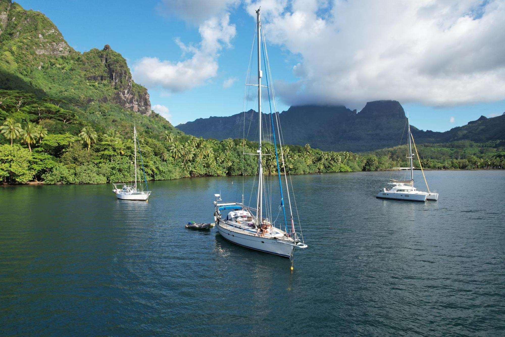 2 Nuits Insolites & 1 Excursion Voile A Bord Du Voilier Mori Ora Moorea Eksteriør bilde